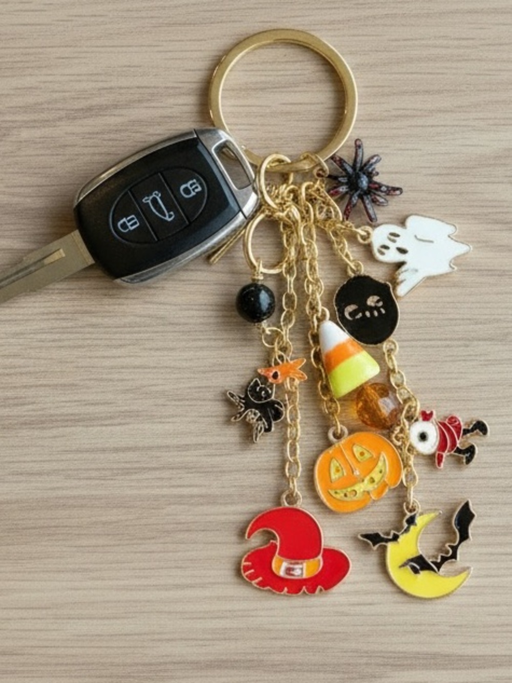 HAND CRAFTED HALLOWEEN CHARM KEYCHAIN & BAG CLIP Spooky Enamel Purse Charm - Picture 3 of 6